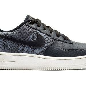 Nike Air Force 1 '07 LV8